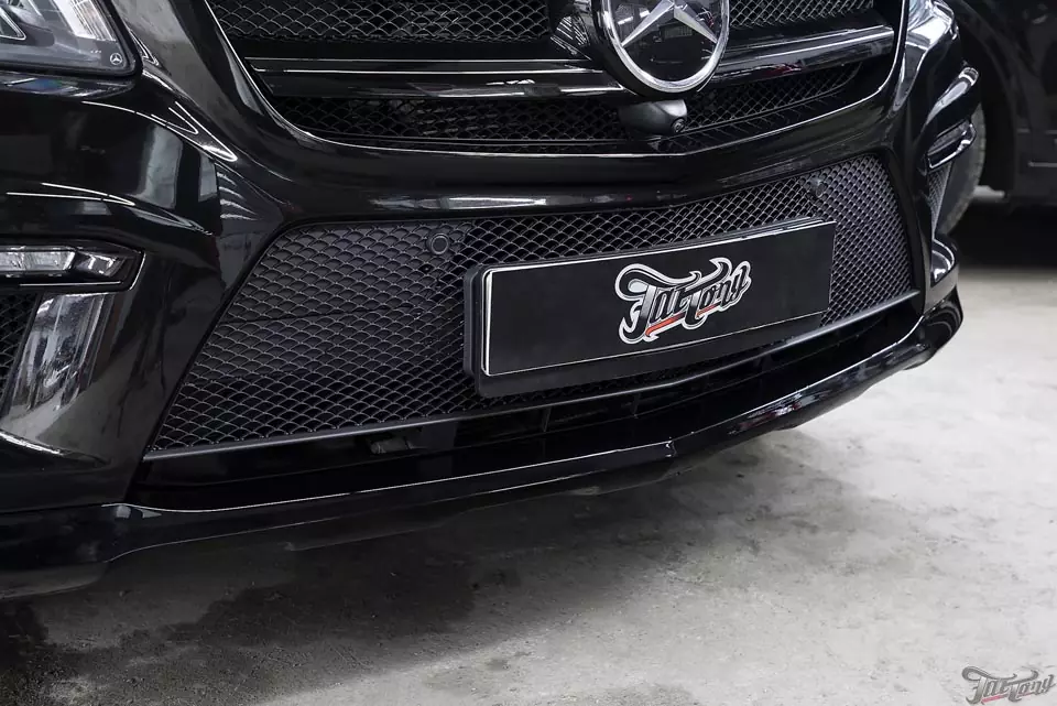 Mercedes GL63 AMG. Полный антихром кузова.